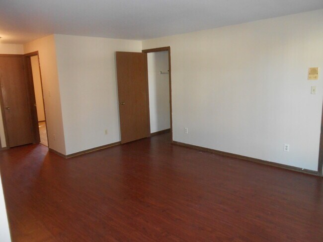 Building Photo - 3907 Country Pl