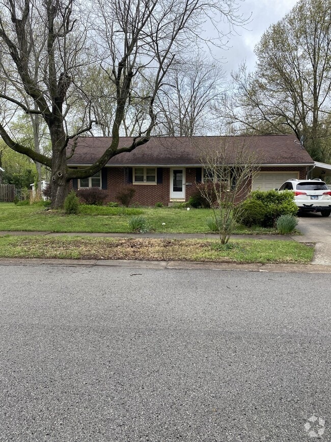 Building Photo - 706 S Taylor Dr