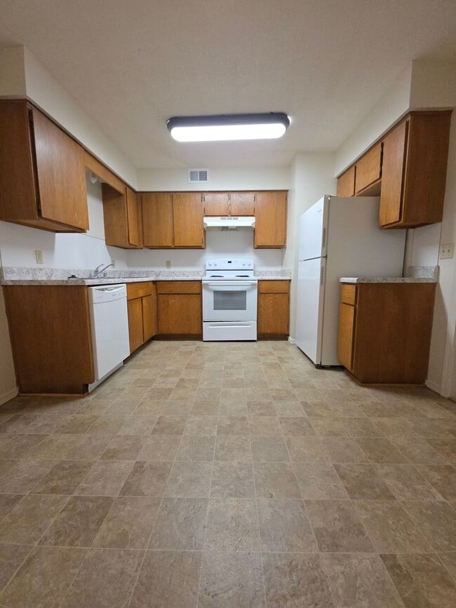 Foto del edificio - 611-615 N Greenwich Ave