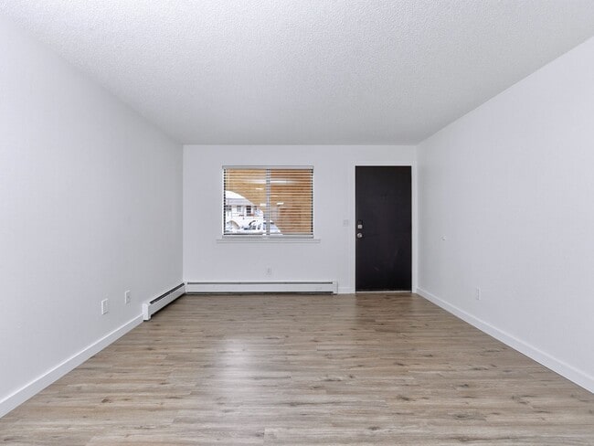 Photo - Modern 2 Bed, 1 Bath apartment, close to shopping.