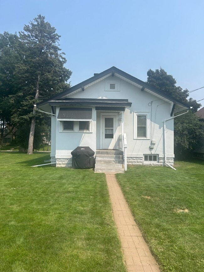Building Photo - 1357 Schletti St