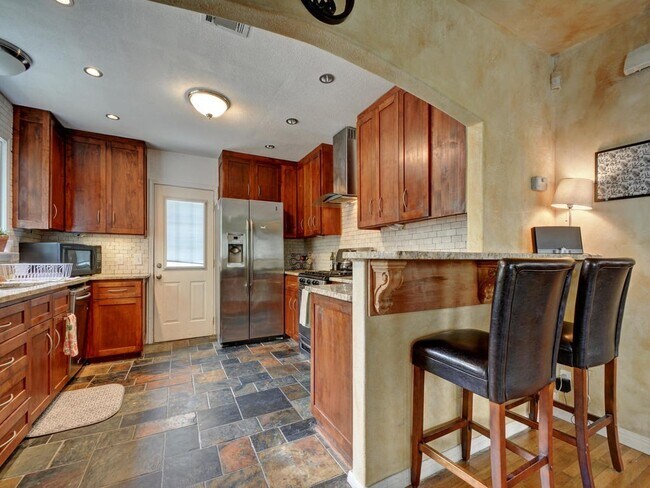 Building Photo - 5505 Avenue F