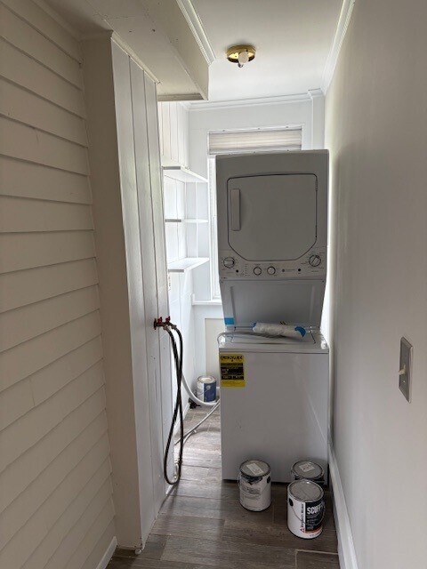 Mudroom Laundry - 15 Rockwood Rd
