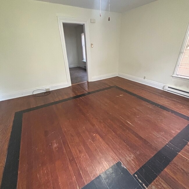 Building Photo - 718 W Ionia St