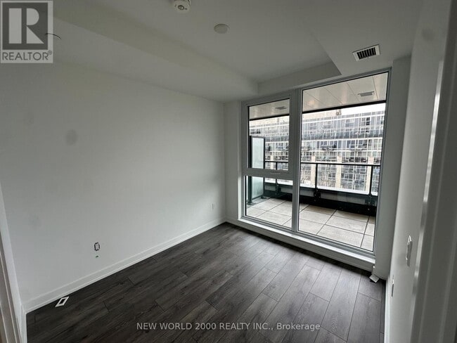 Building Photo - 1007 The Queensway