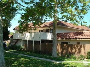 Building Photo - 726 Spenser Ln