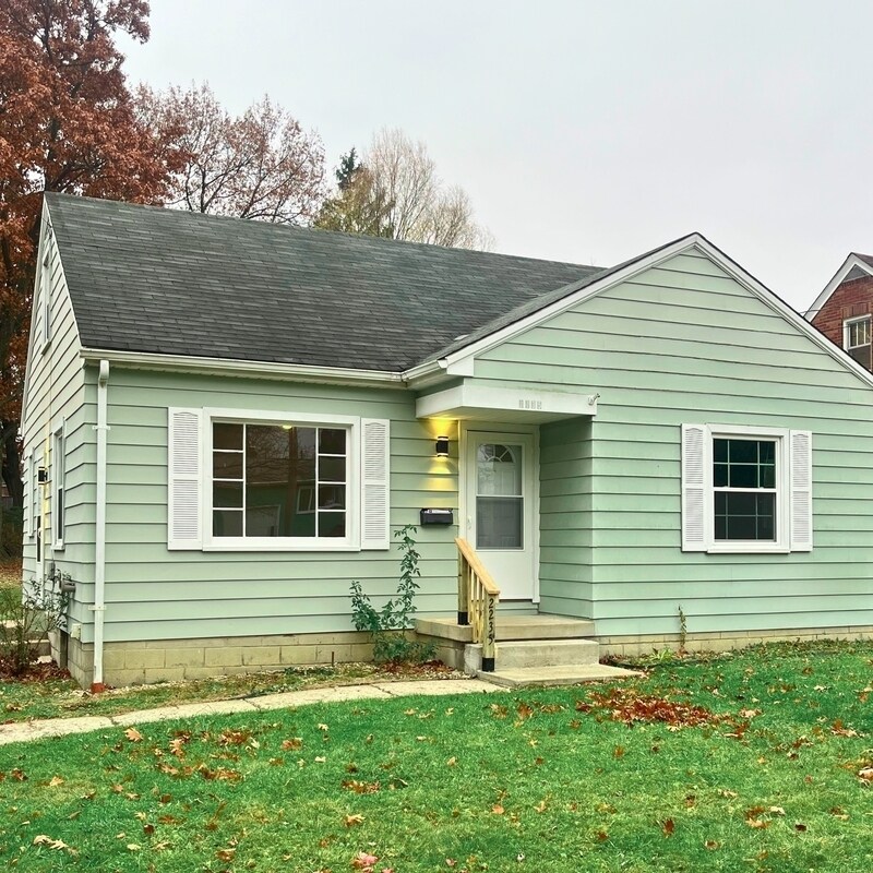 Primary Photo - 2235 Ridgelawn Ave