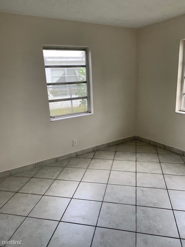 Building Photo - 3 br, 1 bath House - 5808 W Park Rd # A