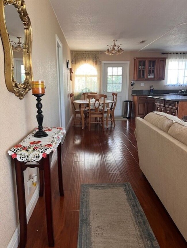 Foto del edificio - Furnished Home for Rent – North Highlands, CA