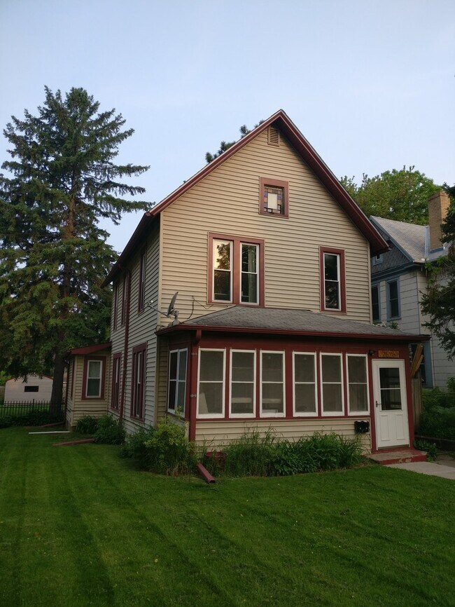 Foto del edificio - 2526 NE Taylor St
