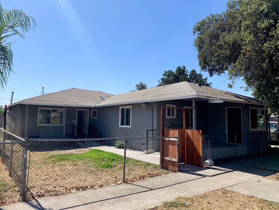 Primary Photo - 912-914 Fresno St