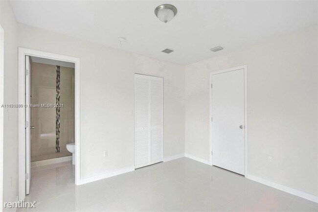 Building Photo - 4 br, 2 bath House - 1600 NW 152nd Ter