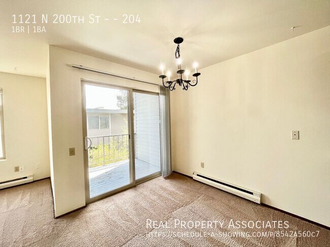 Foto del edificio - 1121 N 200th St
