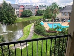 Building Photo - 3600 Kaliste Saloom Rd