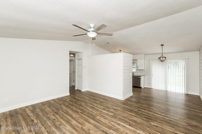 Foto del edificio - 764 Gelaso St SW