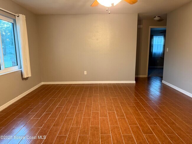 Building Photo - 3300 Barbara Ln