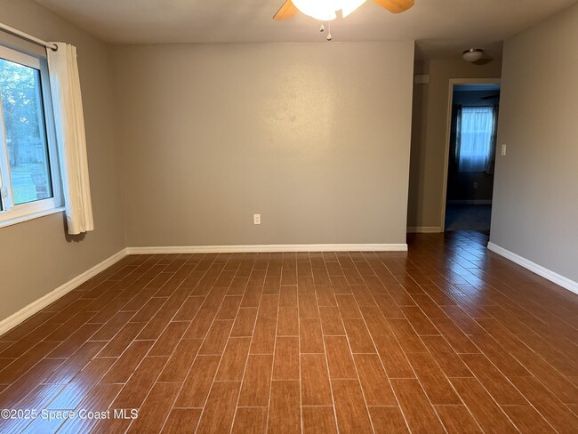 Foto del edificio - 3300 Barbara Ln