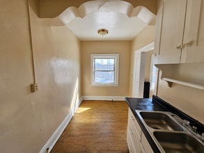 Building Photo - 1374 West Blvd