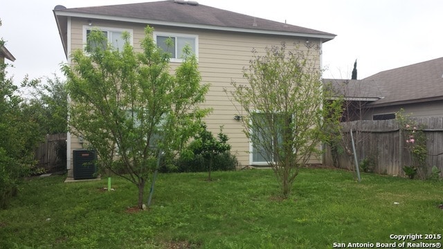 Foto del edificio - THREE BEDROOM 2 & 1/2 BATH ON CUL-D-SAC