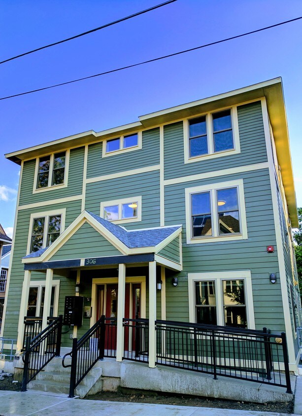 306 N Blair St, Madison, WI 53703 Apartments in Madison, WI