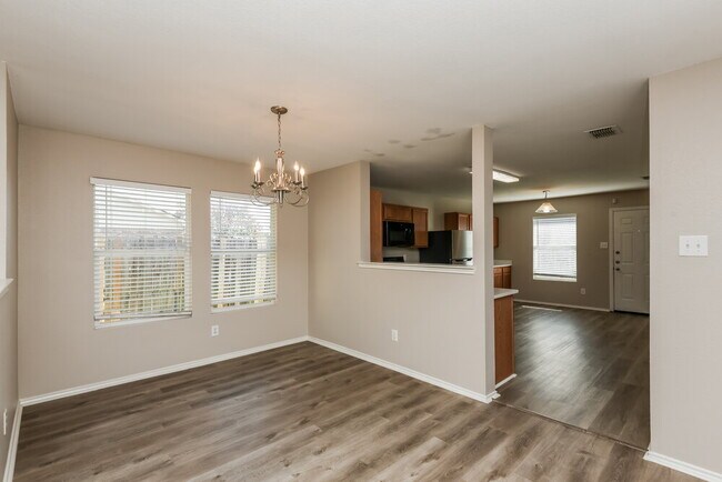 Foto del edificio - 1924 Kittredge Way