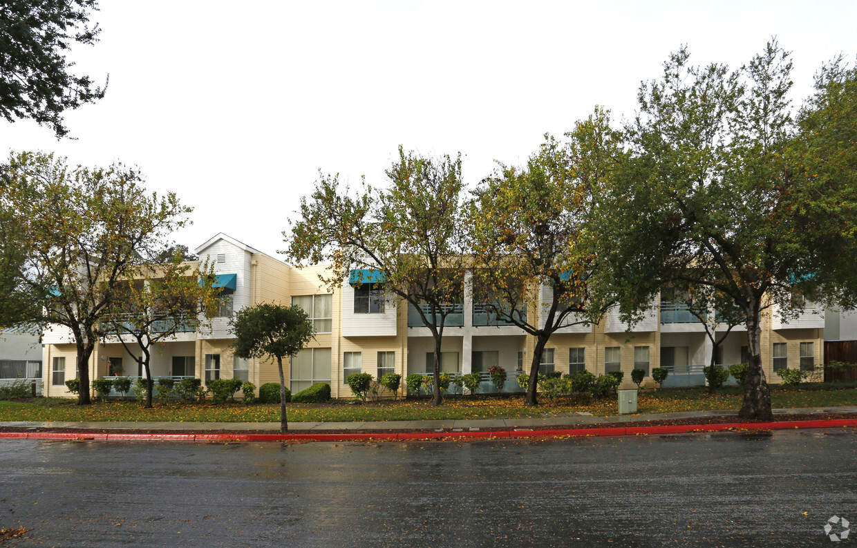 Foto del edificio - Avenida Espana Gardens