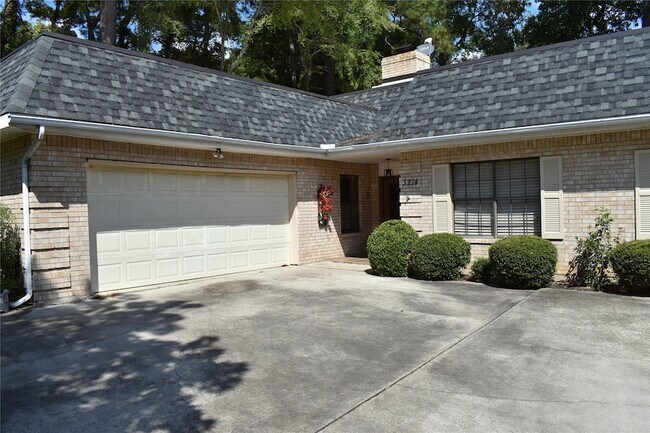 Foto del edificio - 3214 Wedgewood Cir