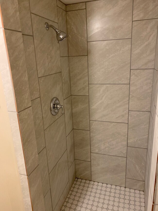 Building Photo - 14020 Barretts Dr