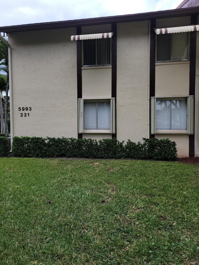 Foto del edificio - 5993 La Pinata Blvd