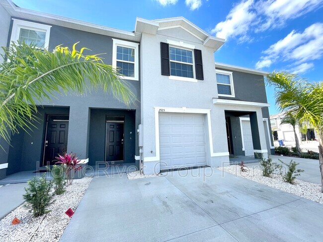 Building Photo - 2925 Peony Pr Ln