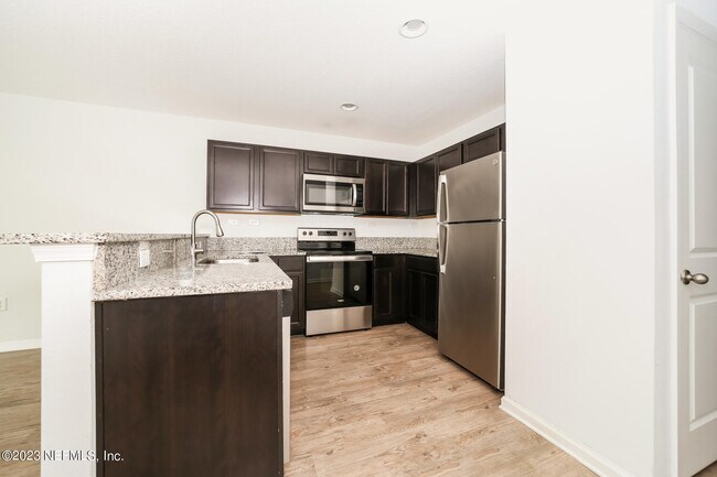 Foto del edificio - 512 Eiseman Wy