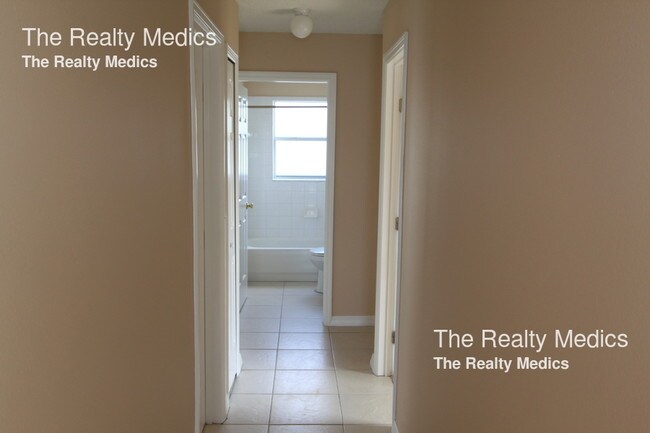 Building Photo - 1107 Isadore Dr