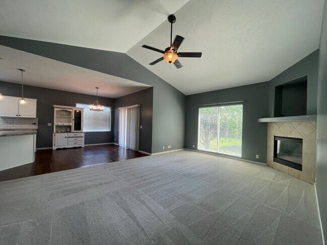 Foto del edificio - Home For Rent Papillion