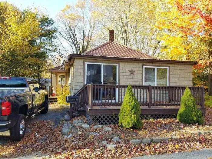 Primary Photo - Updated 3 Bedroom House