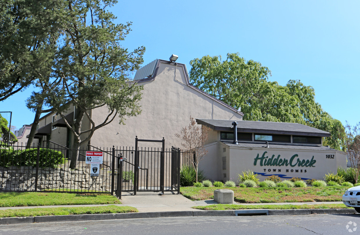 Foto principal - Hidden Creek Town Homes
