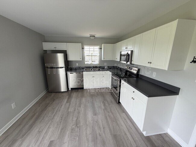 Foto del edificio - 2411 Heath Ln