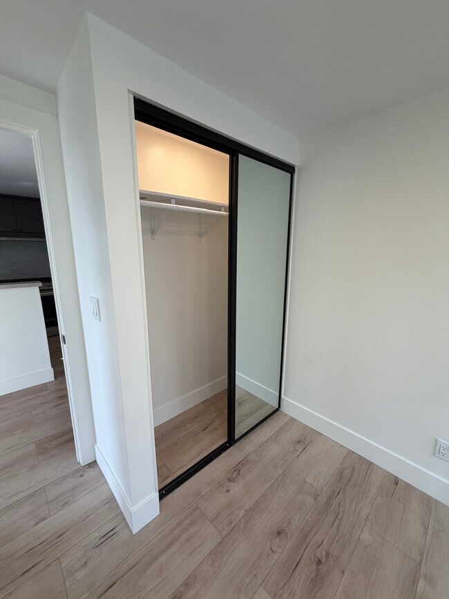 Foto del edificio - 2111 Montana St