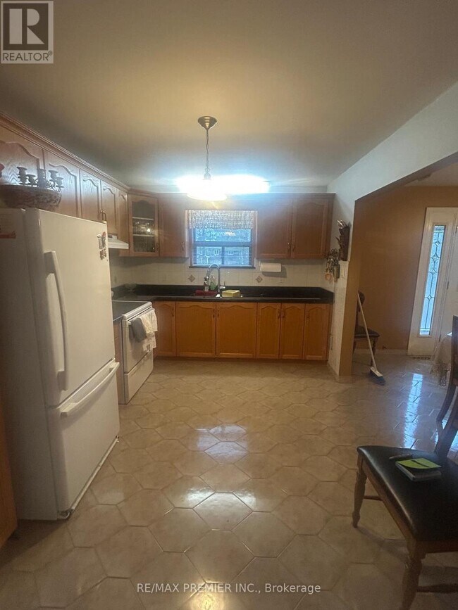 Photo du bâtiment - MAIN - 61 CEDAR LANE DRIVE