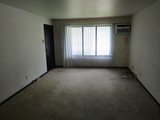 Building Photo - 806 Brandie Rd