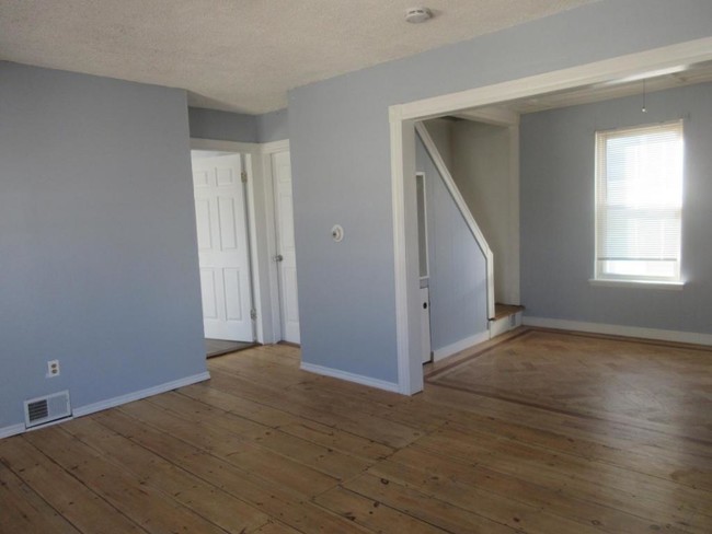 Building Photo - 97 Pilling St FL 2