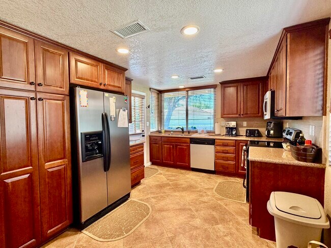 Building Photo - 311 Villena Way