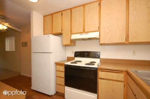Building Photo - 237 Tamarack Ave