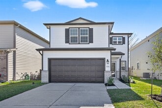 Building Photo - 7326 Madison Cmns Ln