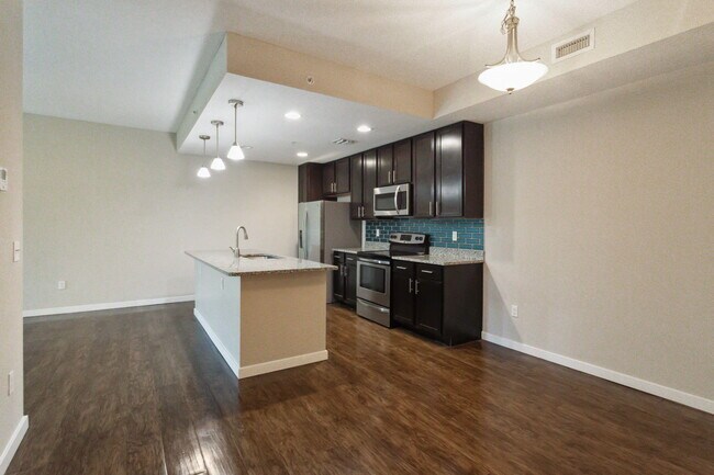 Foto del edificio - 3617 High Ridge Rd