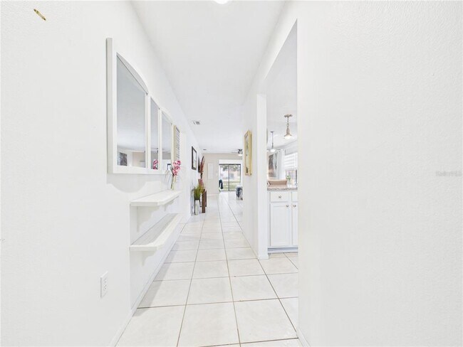 Foto del edificio - 13250 Ridge Rd