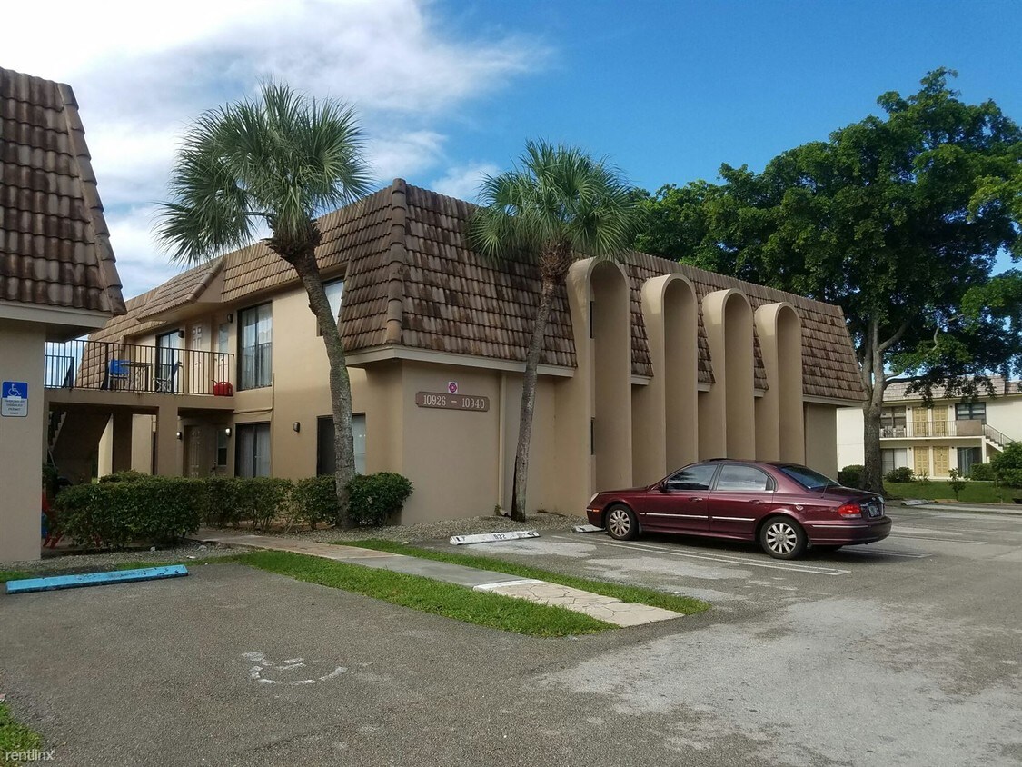 10926 Royal Palm Blvd, Coral Springs, FL 33065 Condo for Rent in