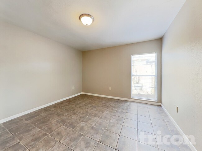 Foto del edificio - 1408 Highview Rd