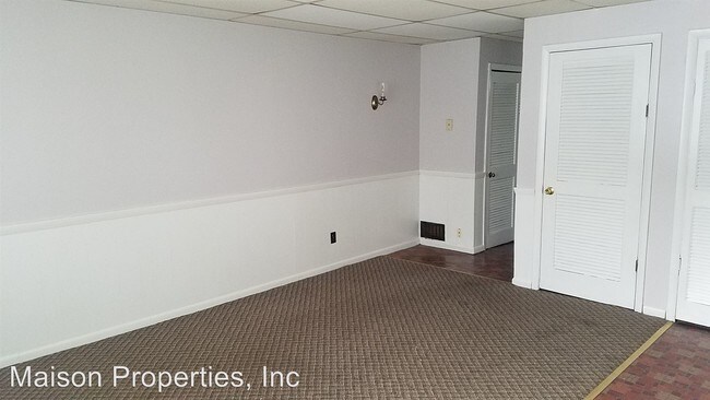 Building Photo - 595 Rock Beach Rd