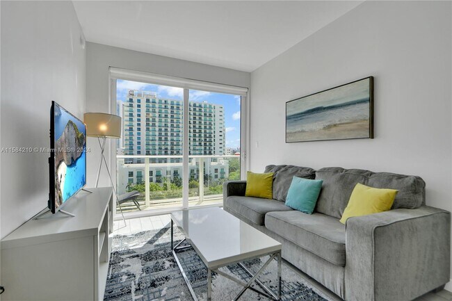 Living Room - 321 NE 26th St