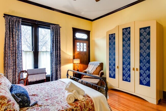 Foto del edificio - 3 br, 2 bath House - 2042 Frankfort Ave